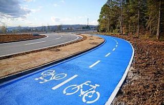 Üniversitenin yenilenen yolu trafiğe açılıyor