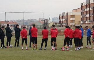 Uşakspor, Sarıyer hazırlıklarına devam ediyor