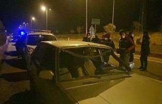 Uygulama noktalarındaki bariyerlere çarparak kaçtılar