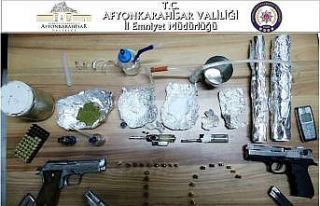 Uyuşturucu operasyonunda tanımlanamayan madde ele...