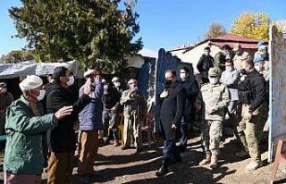 Vali Akbıyık, sınırda taziye ziyaretinde bulundu