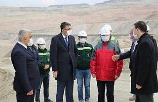 Vali Ali Çelik: “Üreten, taş üstüne taş koyan...