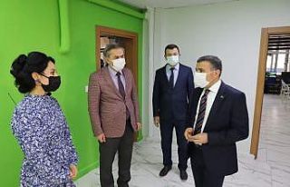Vali Atay, Uzaktan Eğitim Merkezini ziyaret etti