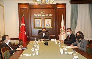 Vali Ayhan, müdürlerin taleplerini dinledi