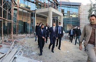 Vali Erin Suruç’ta kütüphane inşaatında incelemelerde...