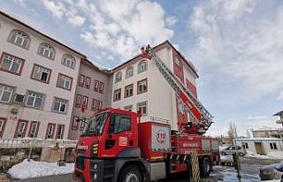 Van Büyükşehir Belediyesi itfaiyesi 2020’de 10...