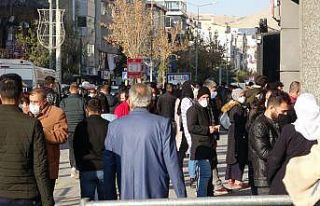 Van’da sokağa çıkma kısıtlaması öncesi yoğunluk