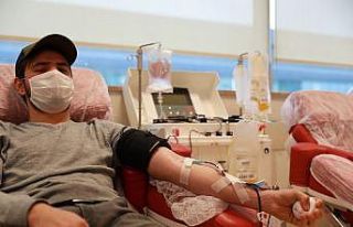 Vatandaşlar hafta sonu kısıtlamasına rağmen kan...