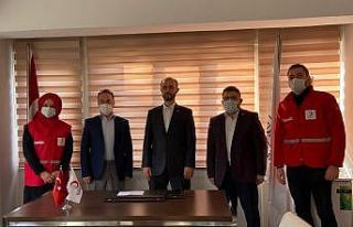 Yakın: "Durmadan, dinlenmeden yardım faaliyetlerini...