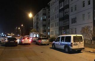 Yalnız yaşayan emekli öğretmen evinde ölü bulundu