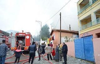 Yangın çıktı sosyal mesafe unutuldu
