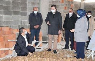 Yangında evleri tamamen kül olan aileye 41 bin TL...