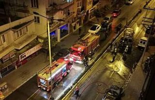 Yangında iki araç kullanılmaz hale geldi
