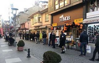 Yasak öncesi kuyruk