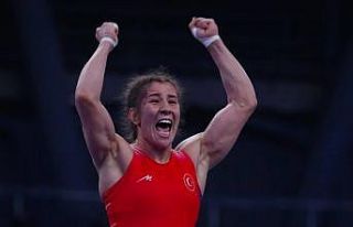 Yasemin Adar’dan gümüş madalya