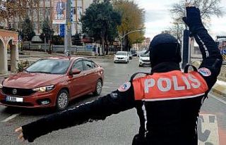 Yemek yemeğe çıktılar, ceza yediler