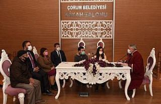 Yenilen nikah sarayında ilk nikahı başkan Aşgın...