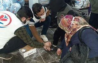 Yetimler Vakfı’ndan bot ve mont yardımı