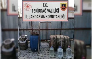 Yılbaşı öncesi kaçak içki satıcılarına darbe...