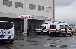 Yoldan geçerken vuruldu