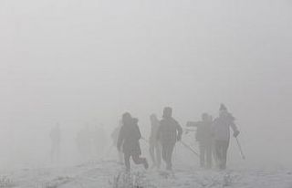 Yüksekovalı kayakçılar, zor şartlara rağmen...