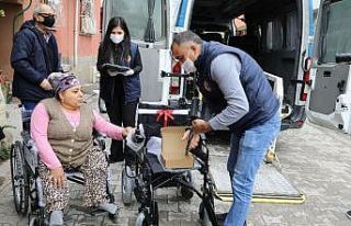 Yüreğir Belediyesinden engellilere akülü sandalye