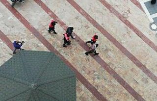 Zehir tacirleri yakayı ele verdi