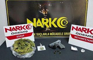 10 ayrı suçtan aranan şüpheli, uyuşturucu sevkiyatında...