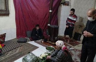 10 nüfuslu Karaaslan ailesi, tek gözlü evde yaşama...