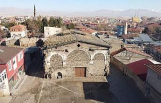 2 asırlık tarihi Ermeni Kilisesi restorasyon bekliyor