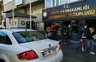 2 evden 20 bin TL değerinde ziynet eşyası çalan...