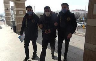 3 iş yerine girdi, son işinde yakayı ele verdi