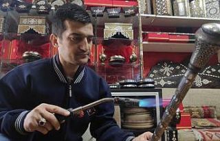 8 yaşından beri bu işi yapıyor