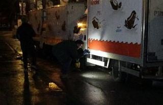 9 kamyonetin aküsünü çalıp kayıplara karıştılar