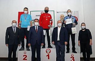 Abdullah Şinoforoğlu Masa Tenisi turnuvasında ödüller...