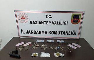 Acemi hırsıza suçüştü