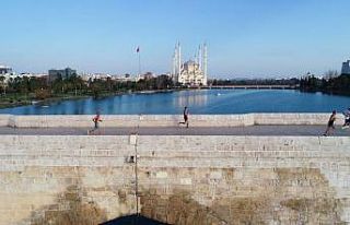 Adana Kurtuluş Yarı Maratonu’ kentin tarihi dokusunu...