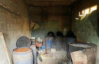 Adana’da bin 600 litre sahte içki ele geçirildi