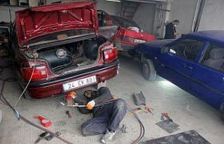 Afganistan’daki iç savaştan kaçıp Türkiye’de...