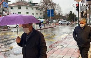 Afyonkarahisar yağmurlu bir havaya uyandı