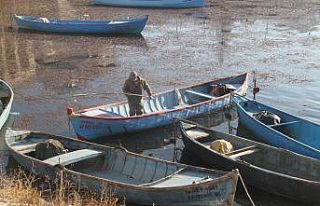 Ağları boş kalan Beyşehirli balıkçılar zor...