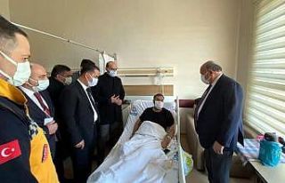AK Parti heyeti hastalara şifa diledi