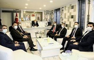 AK Partili Canikli’den belediyeye ziyaret