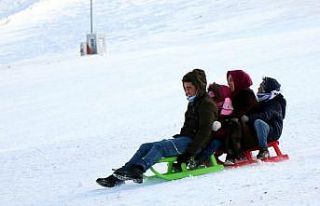 Akdağ Kayak Merkezi’nde kar sevinci