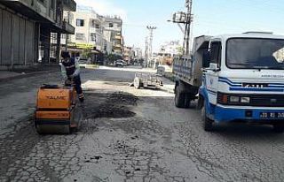 Akdeniz’de yol ve kaldırım çalışmaları sürüyor