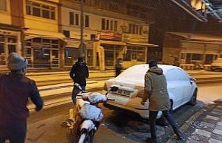Akşam saatlerinde başlayan kar yağışı vatandaşları...