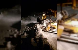 Akşehir’de yüksek mahallelerde yol açma çalışmaları...
