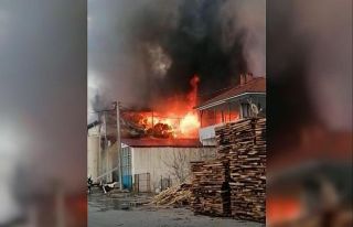 Alevlere teslim olan atölyede yüz binlerce liralık...