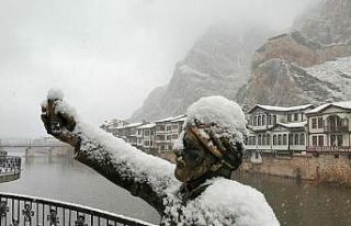 Amasya’ya yılın ilk karı yağdı