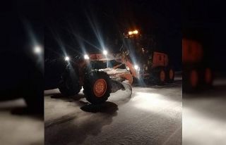 Antalya-Konya karayolunda kar kalınlığı 15 santime...